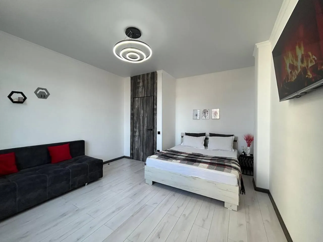 Sport Towers 1-Room contacts